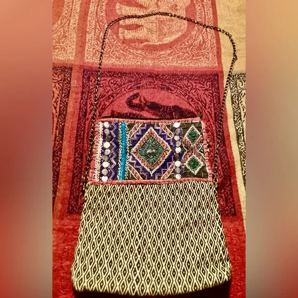 Beaded Ornate Cloth Handbag - Picture 3 of 6